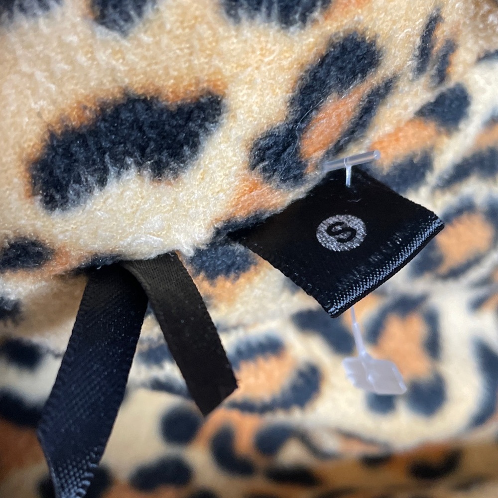 Kenzie Leopard Fleece 2 pc pajamas size Small - Picture 6 of 6